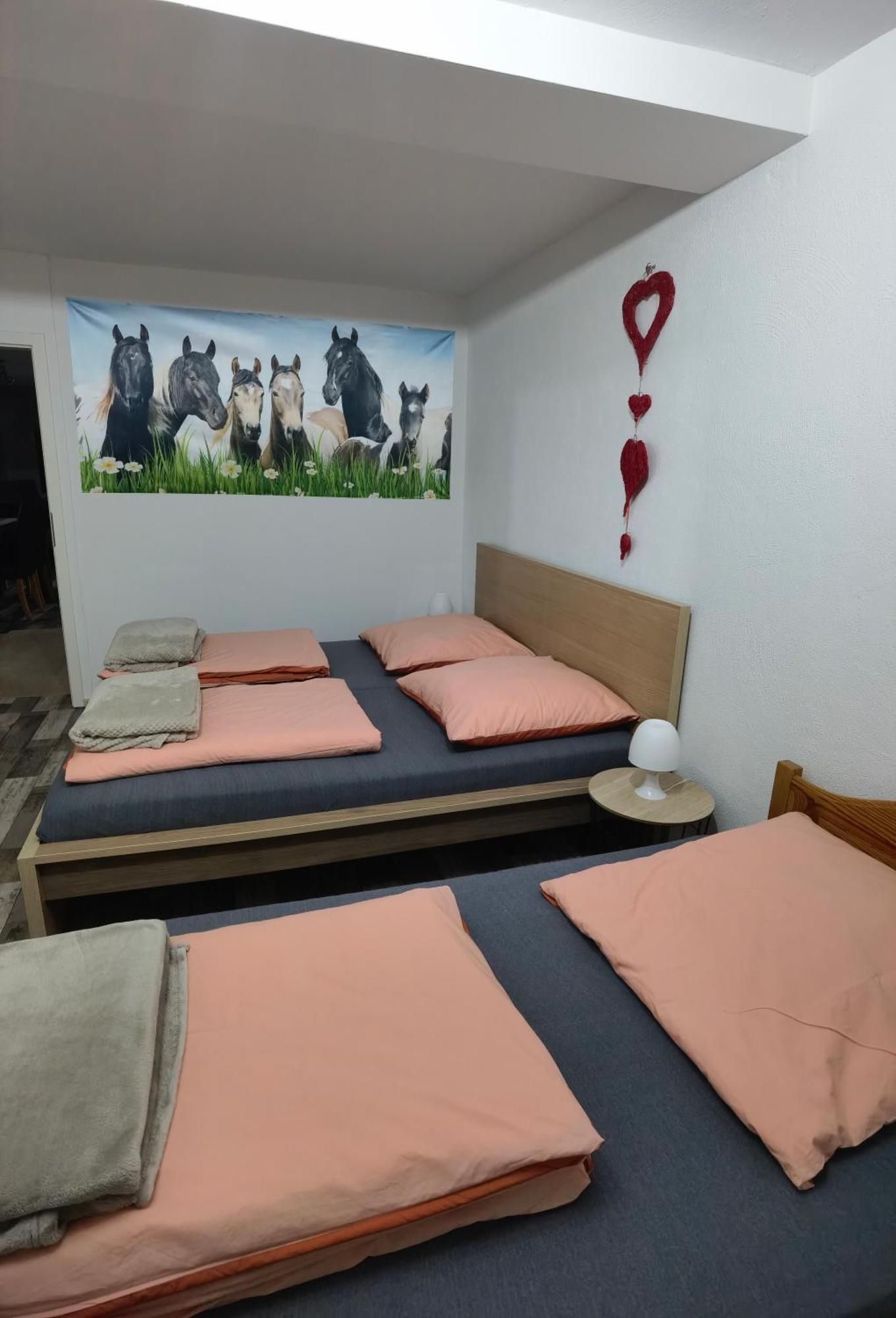 Ferienwohnung - Appartement "Painted Horse" Im Herzen Des Pfaelzer Waldes Reichenbach-Steegen ภายนอก รูปภาพ